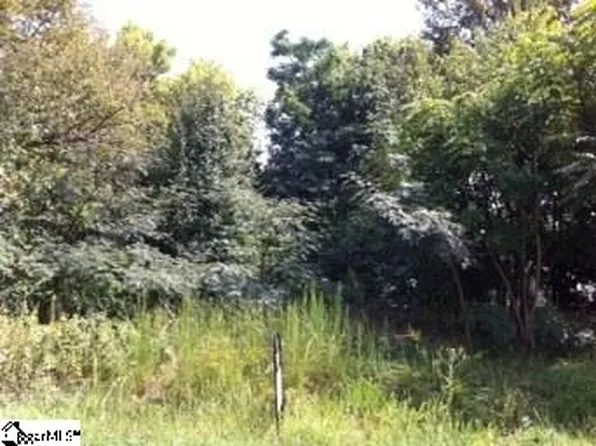 19 Scott Dr, Greenville, SC 29611