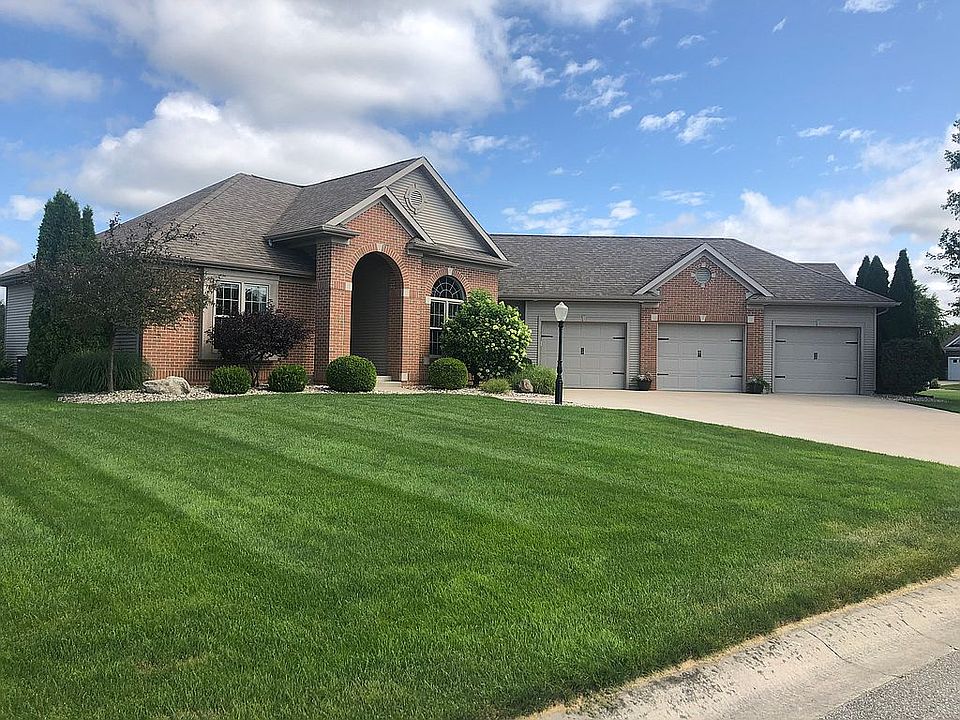 1st image of 57691 Fall Creek Ct