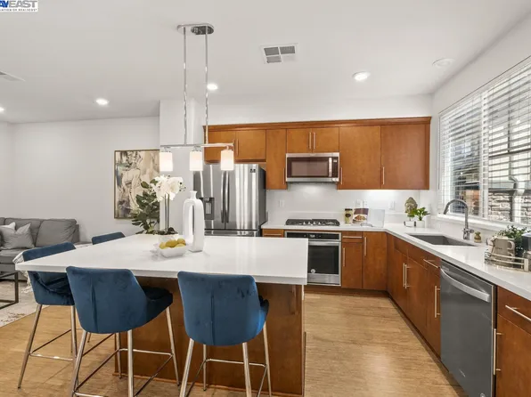 24536 Autumn Mist Way, Hayward, CA 94544