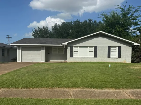 2410 Belle Grove Dr, Bossier City, LA 71111