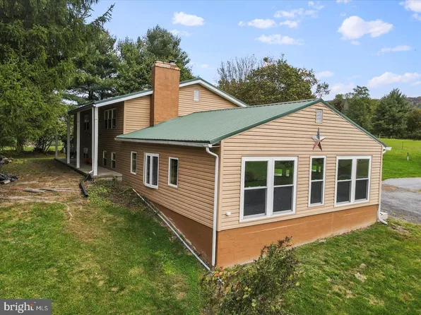 8470 Ward Dr, Mercersburg, PA 17236