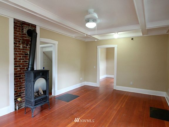 5th image of 807 N Milwaukee Avenue