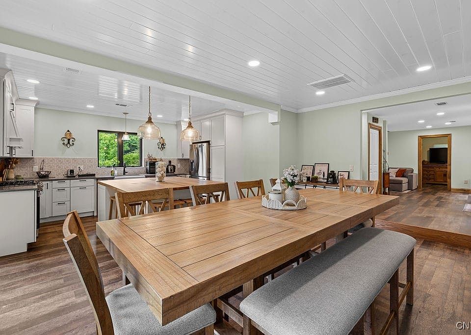 Kitchen. Everyone will wnat holidays at this home.