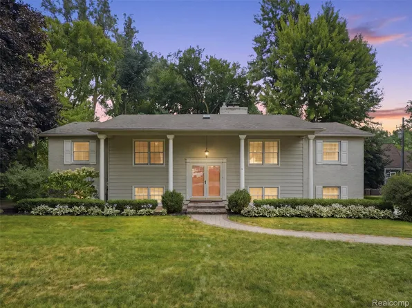 138 Aintree Rd, Rochester, MI 48306