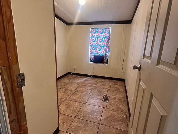 4th image of 109 Lacey St