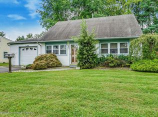 32 Appleton Dr, Hazlet, NJ 07730