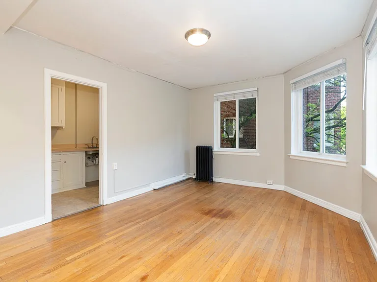 Charlesgate Apartments - Vintage Studios — Photo 51