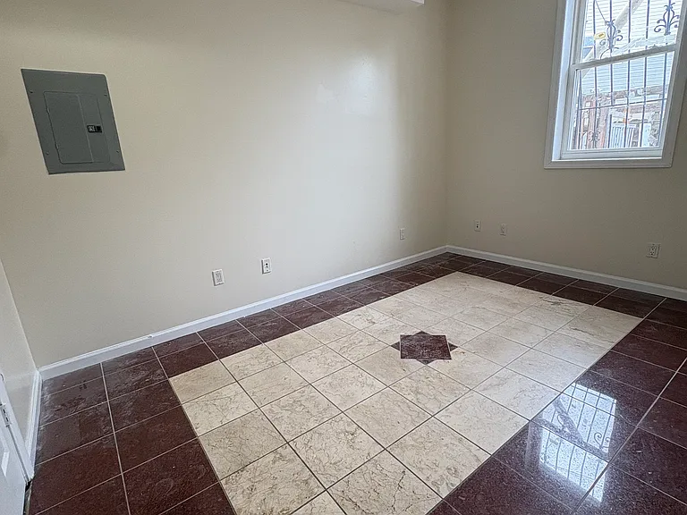 326 Bloomfield Ave #1 — Photo 9