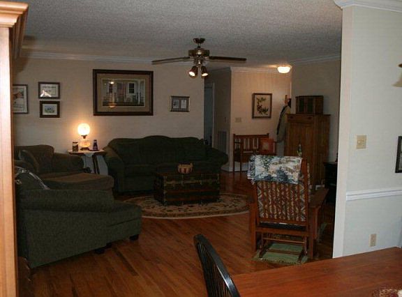 4th image of 745 Wytheview Dr