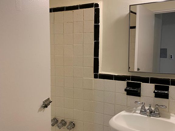 2nd image of 14943 35th Ave #La