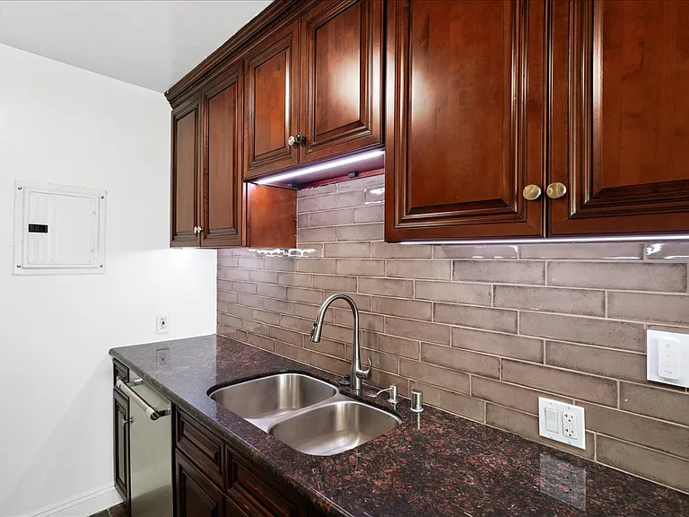 11719 Mayfield Ave #1 — Photo 9