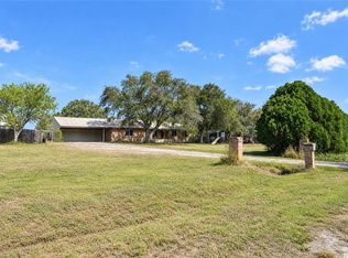 2835 Earls Trl, Beeville, TX 78102