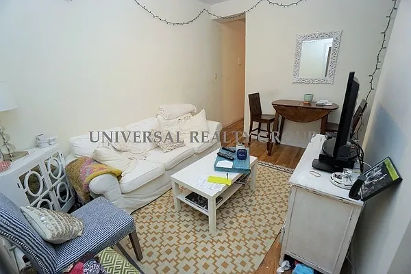 Rented by Universal Realty Group | media 33