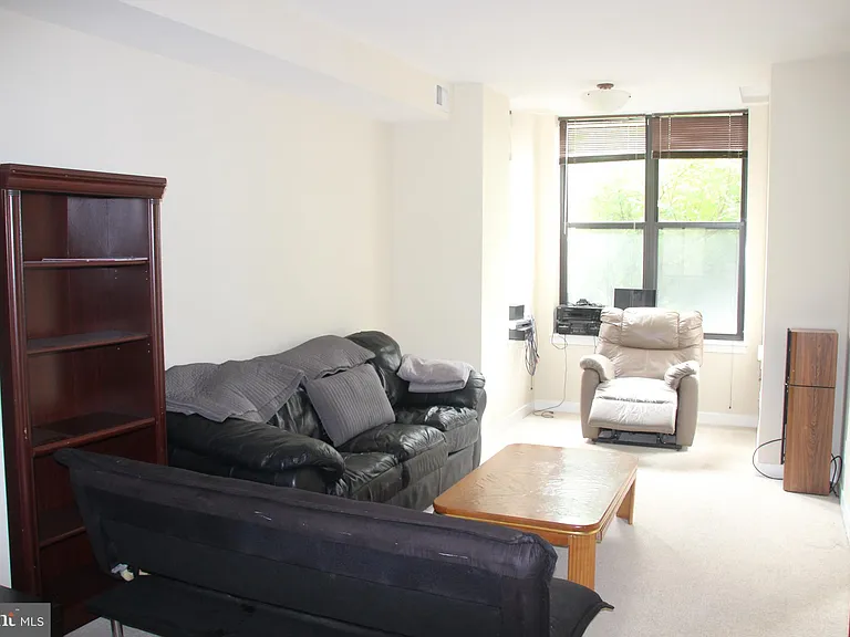 2307 Pennsylvania Ave NW #104 — Photo 3