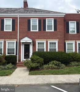 2906 S Buchanan St, Arlington, VA, 22206