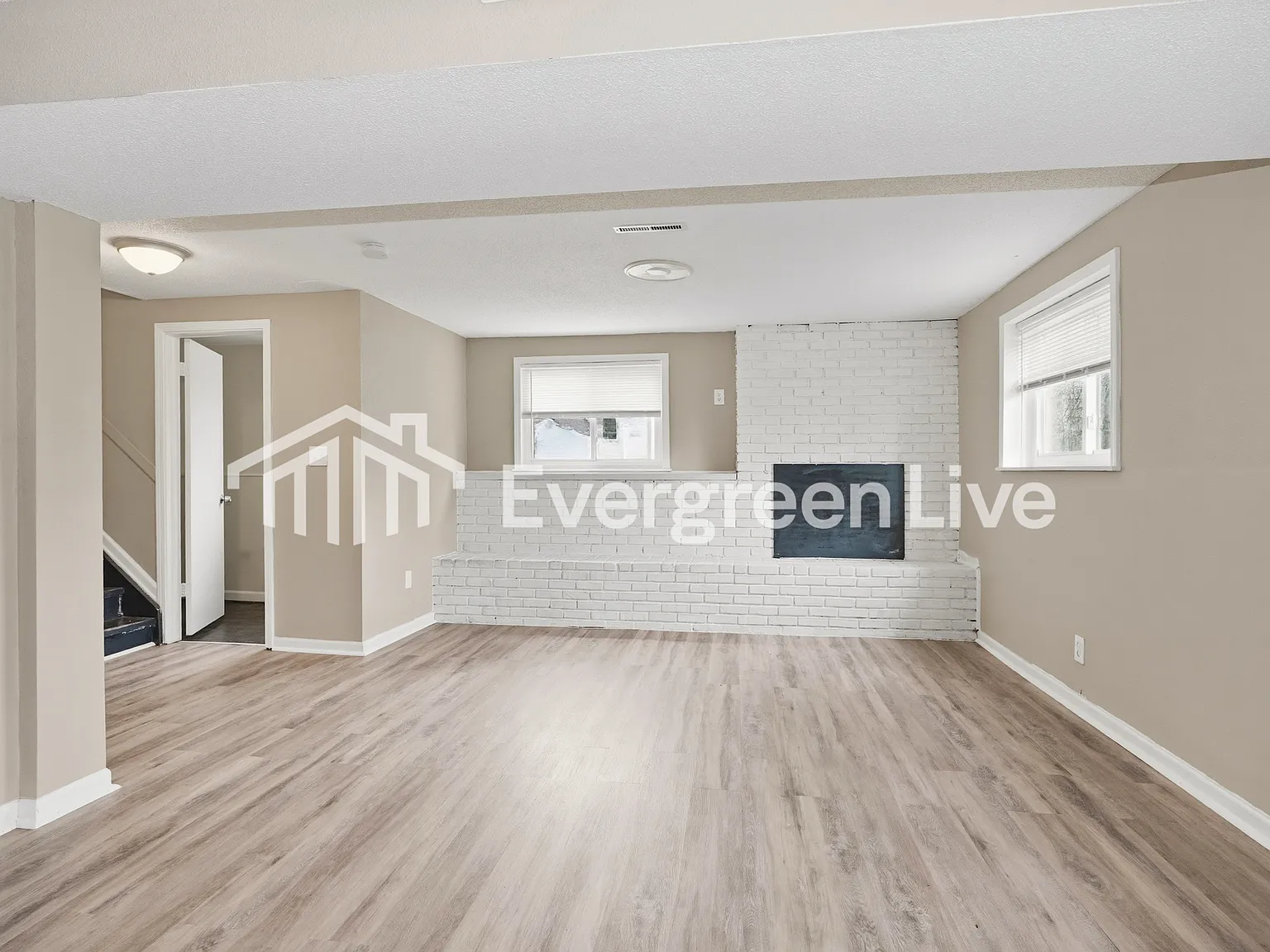 3 bed, 1.5 bath, 1410 sqft, $1,695 — Photo 4