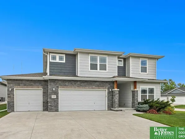 7930 Maxine Dr, Lincoln, NE 68516