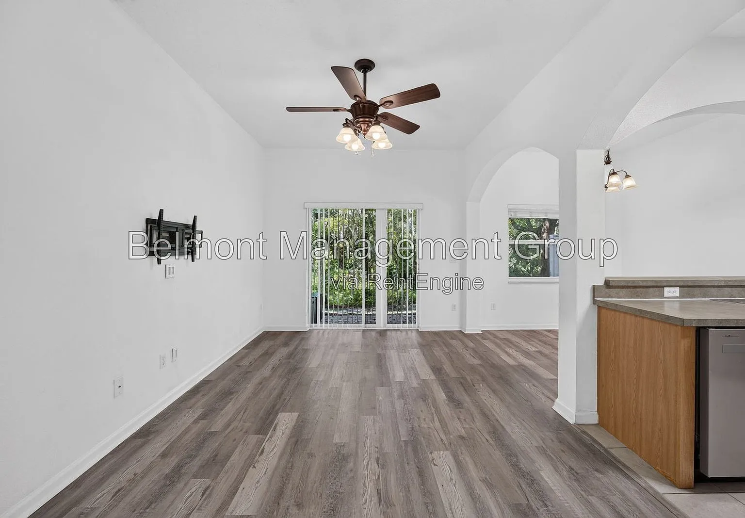 3 bed, 2.5 bath, 1322 sqft, $2,195 — Photo 4