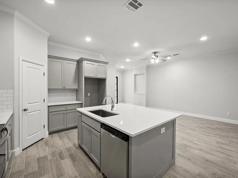 2355 Spring Park Blvd — Photo 19