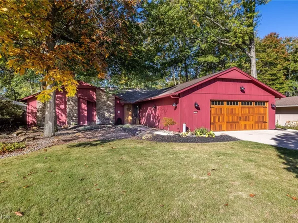 10824 Watercress Rd, Strongsville, OH 44136
