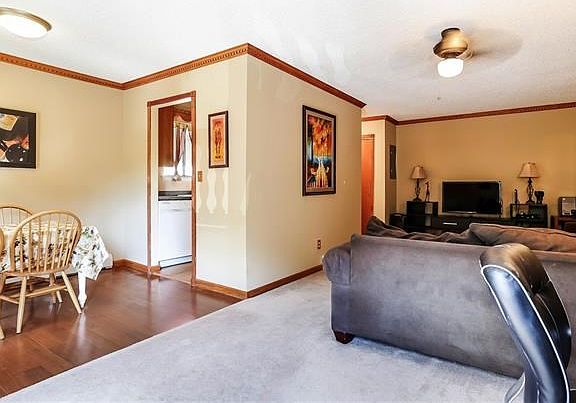 5th image of 14 Granada Cres APT 11