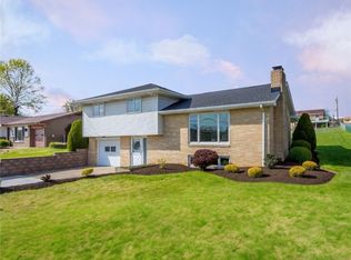 916 McGovern Rd, Houston, PA 15342