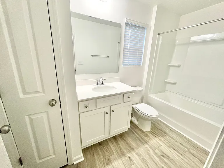 114 Luna Ln — Photo 14