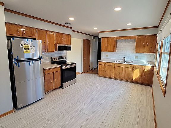 3rd image of 2932 S Logan Ave #2934
