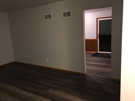 2nd image of 323 N Grandview Blvd