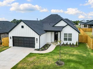 1811 Hagerty St, Pea Ridge, AR 72751