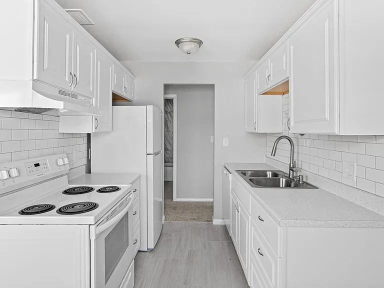 1086 York Ave #1 — Photo 10