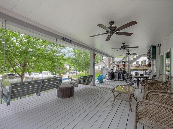 4th image of 44 Beach Dr
