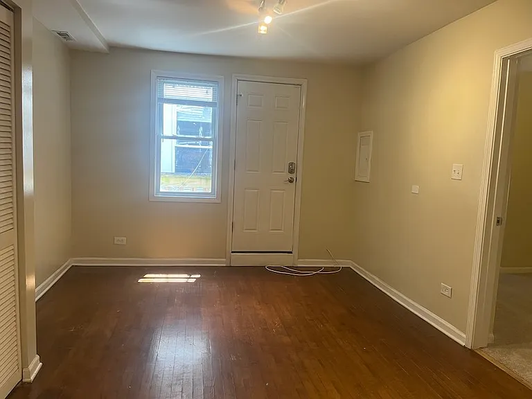 3240 N Clark St #2M — Photo 3