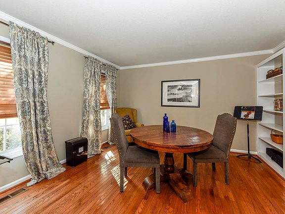 5th image of 3510 Hirst Cir