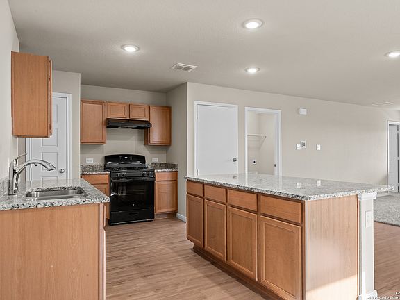 5th image of 5922 Willow Point Blvd.