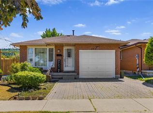 102 Juniper Dr, Hamilton, ON L8E 4G6