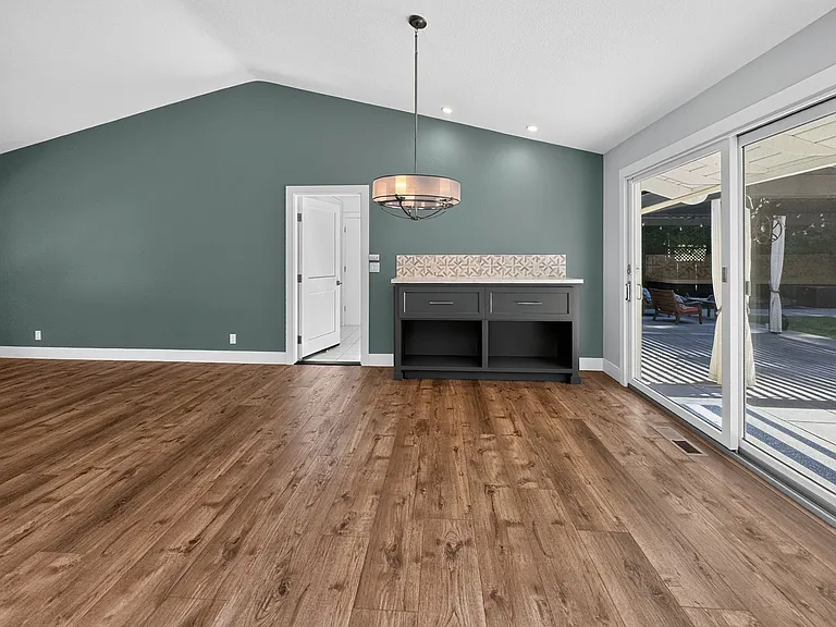 3221 Lunada Ln — Photo 12
