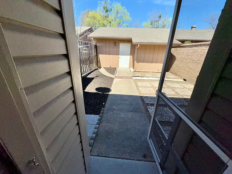 2614 Woodrow Blvd — Photo 26