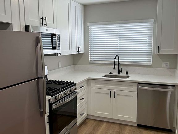 3rd image of 2312-2318 Chatsworth Blvd #2316