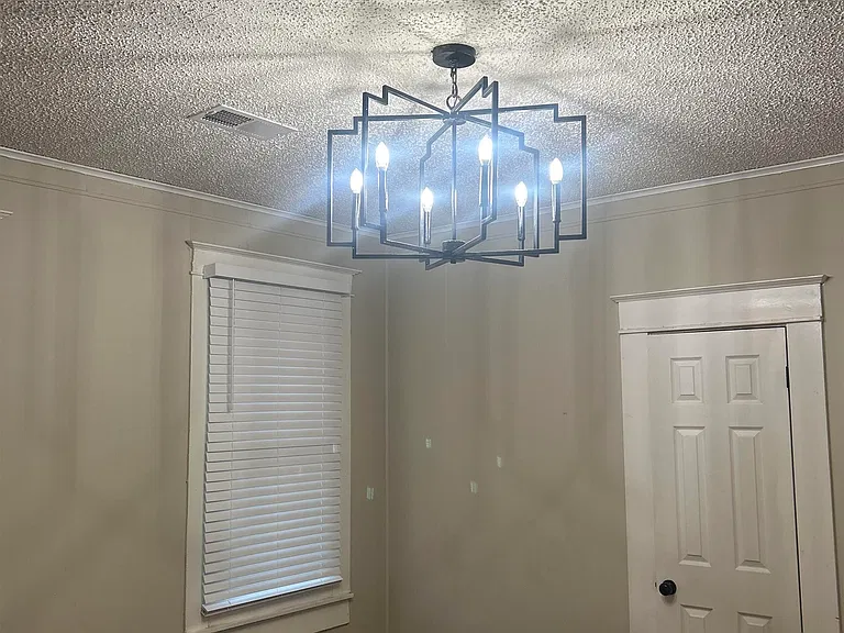 1804 Foster Ave — Photo 5