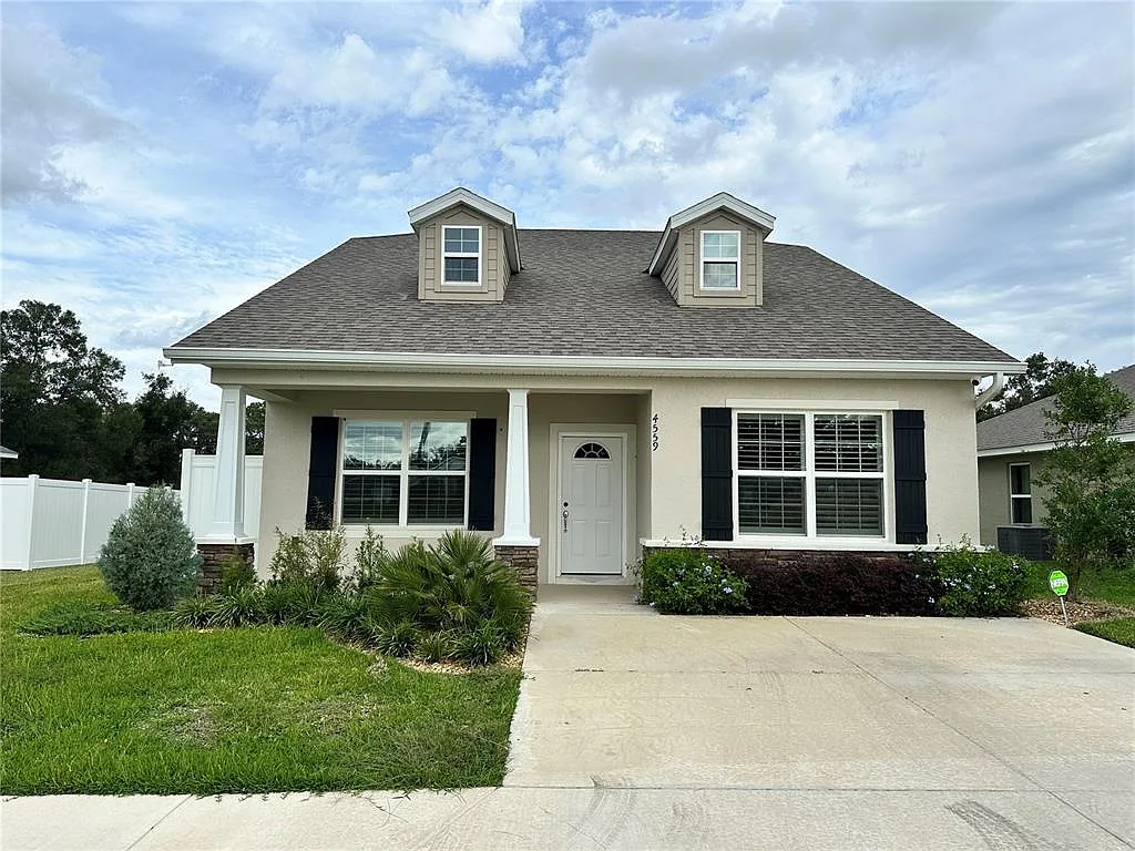 3 bed, 2.0 bath, 1788 sqft, $2,000 — Photo 3