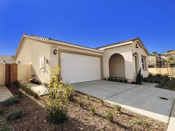 2nd image of 3318 Myrtle Dr