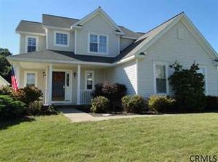15 Redwood Ct, Rensselaer, NY 12144