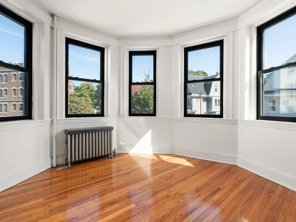 69 Quint Ave APT 7, Allston, MA 02134