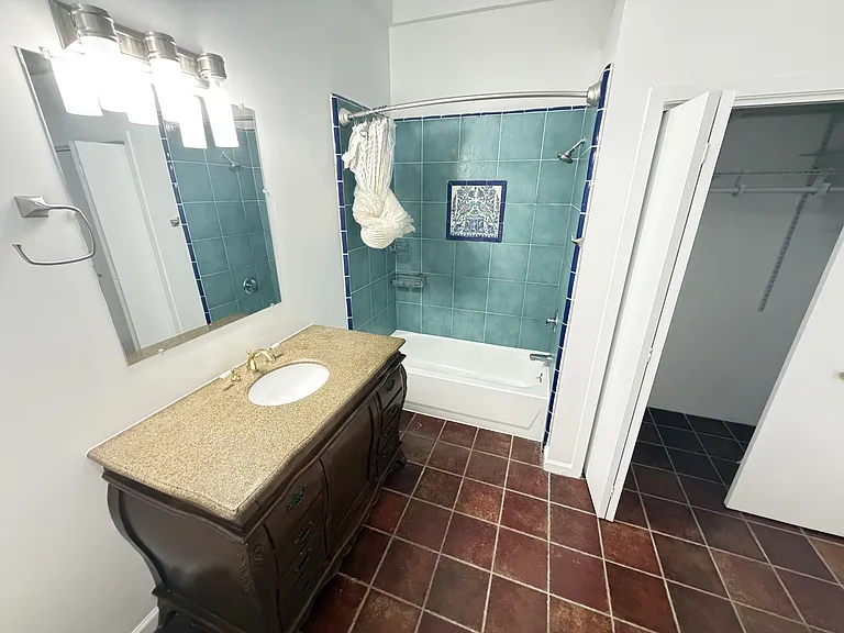 1018 4th Ave #1 — Photo 7