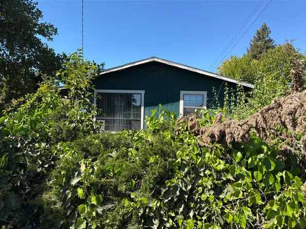 35 Hawthorne Ave, Watsonville, CA 95076