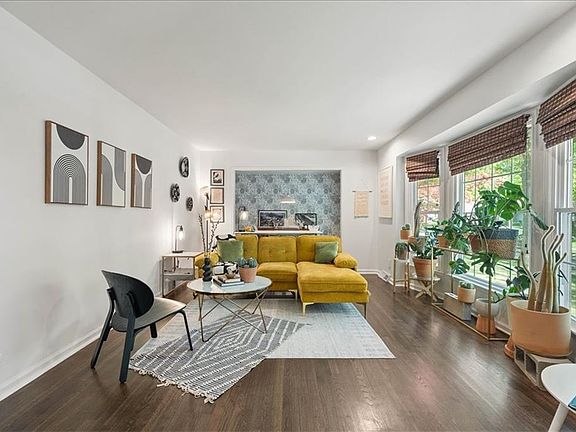 3rd image of 9004 Horton St