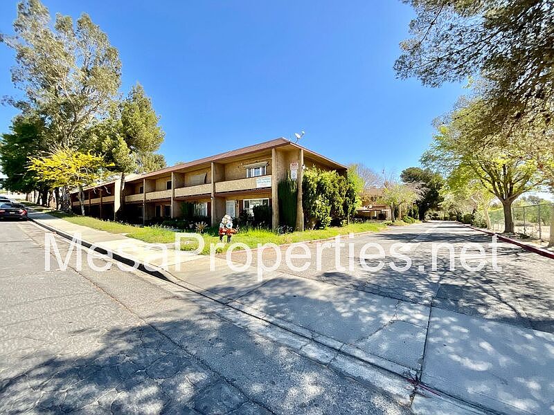 1st image of 14299 La Paz Dr Unit 52A