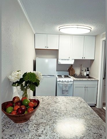 Thoughtfully designed with comfort and practicality in mind, this studio offers everything you need.
