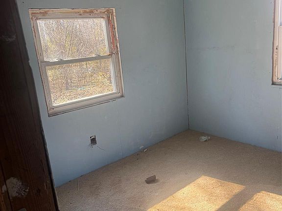 4th image of 178 Newline Rd